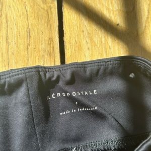 I am selling Aeropostale black leggings.